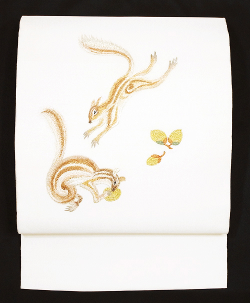 木の実とリスの柄手刺繍袋帯