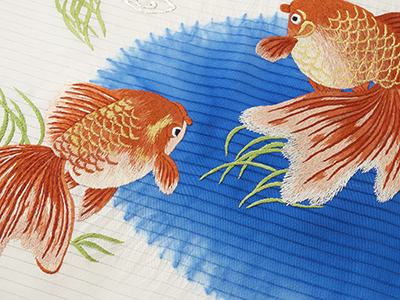 金魚遊図刺繍絽塩瀬名古屋帯地 おび弘製(G75460Df) 未仕立品紹介